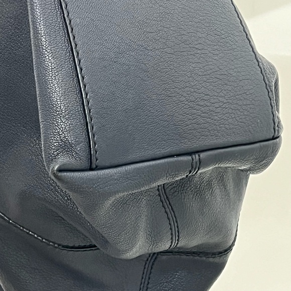GIVENCHY 
Sugar Goatskin Medium Nightingale Navy - Picture 13 of 14